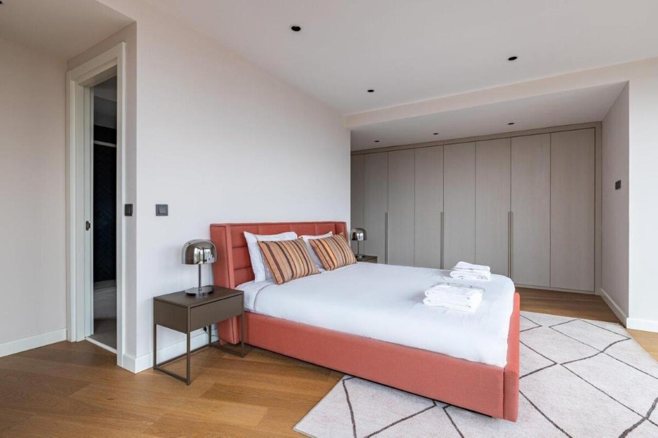 Penthouse Duplex 4br25bath Terrace Views! #258 Daire