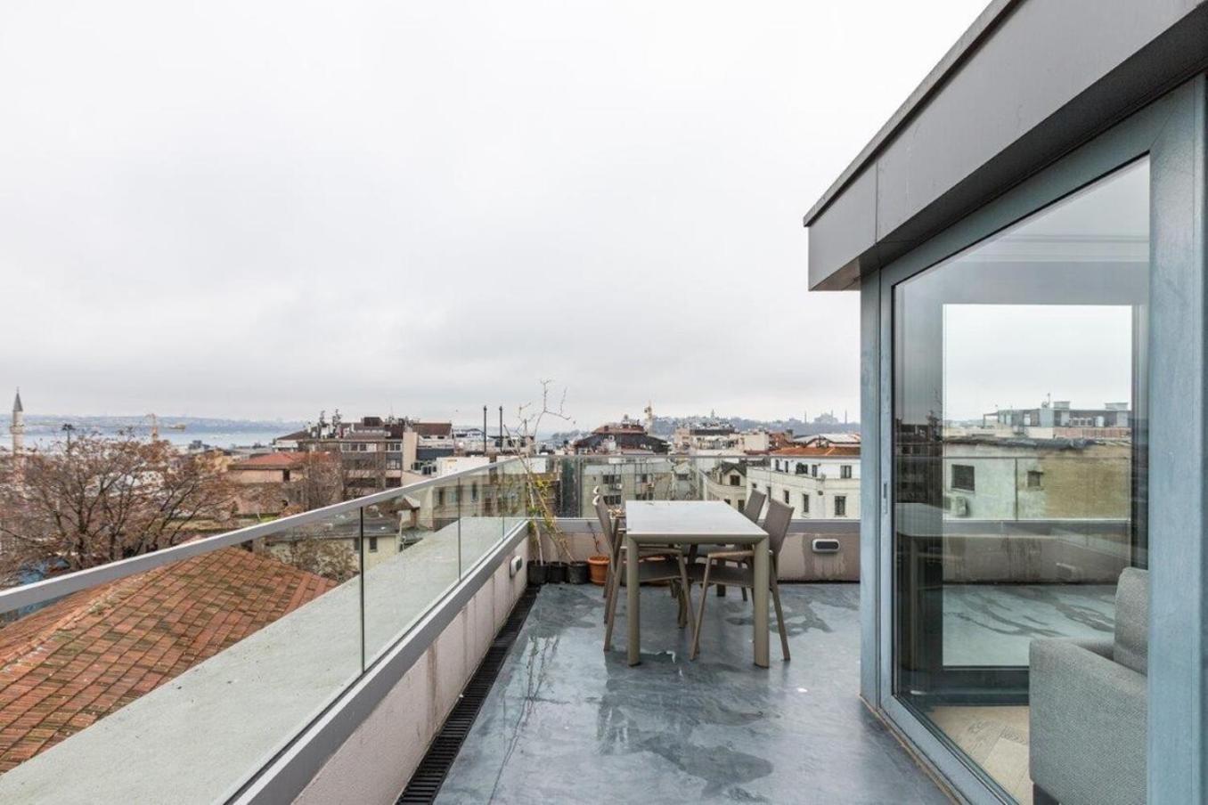 Penthouse Duplex 4br25bath Terrace Views! #258 Daire