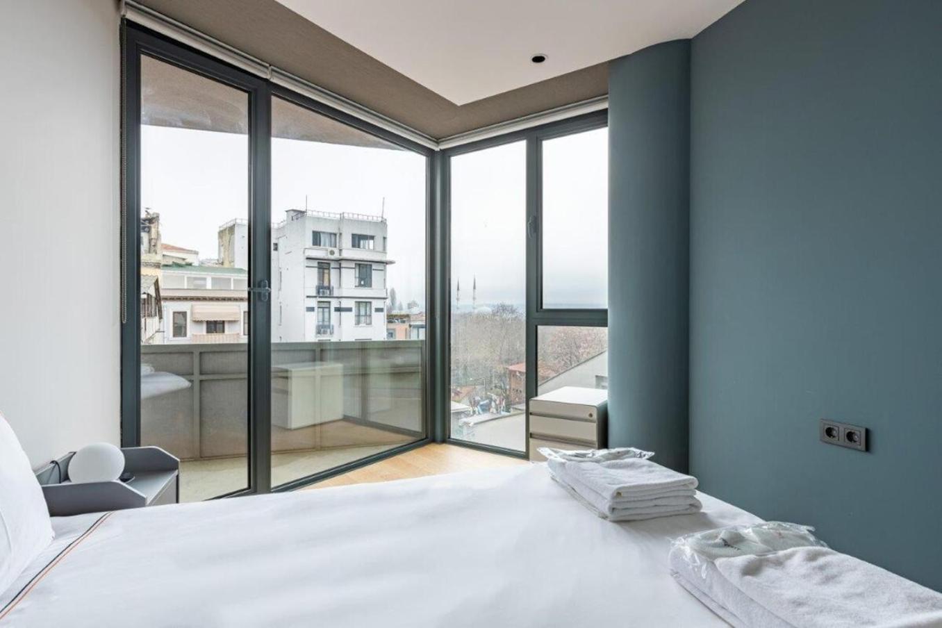 Penthouse Duplex 4br25bath Terrace Views! #258 Daire