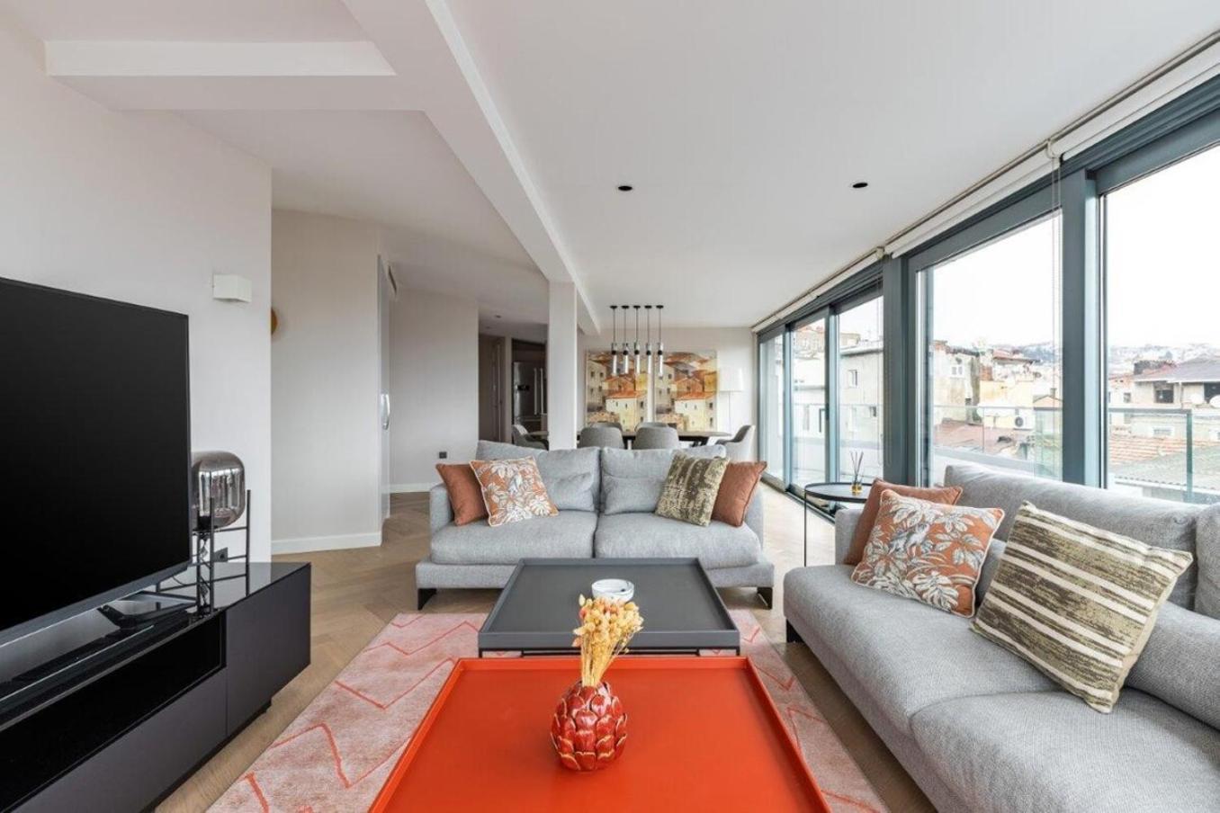 Daire Penthouse Duplex 4br25bath Terrace Views! #258